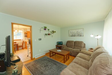 77 Russell Rd, Colonie, NY 12205 - photo 7