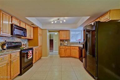 Updated and spacious kitcken