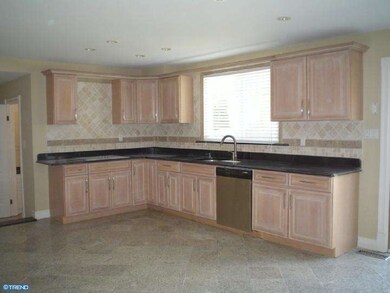 6 Mark Anthony Ct, Morrisville, PA 19067 - photo 5