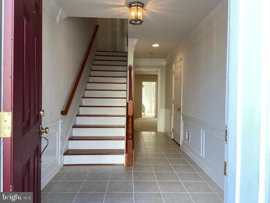 8211 Singleleaf Ln, Lorton, VA 22079 - photo 2