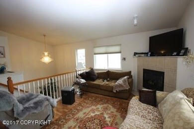 Living Room/Fireplace