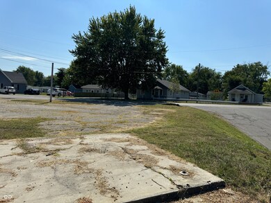 2040 Mckinley Ave, Columbus, IN 47201 - photo 4