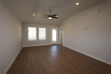 815 Deerhurst Ln, Magnolia, TX 77354 - photo 2