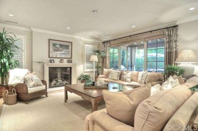 A Coastal Contemporary transitional trend flows se
