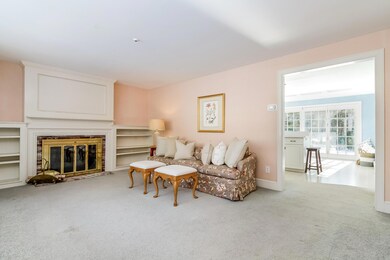 004-photo-living-room-6780982