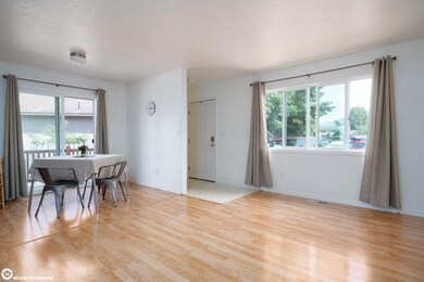 living room, dining