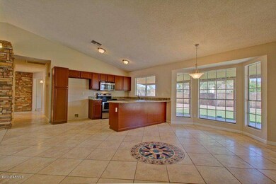 Eat-In Kitchen & Dining