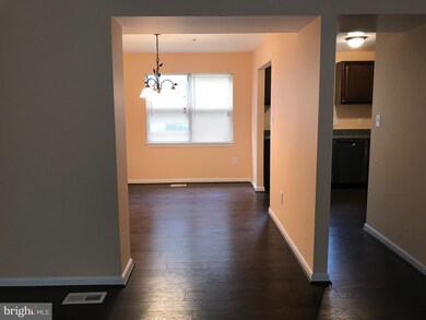 1311 Upcot Ct, Capitol Heights, MD 20743 - photo 5