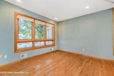528 Rathbun Ave, Staten Island, NY 10312 - photo 4