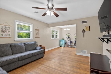 1370 Boxwood Cir, Norfolk, VA 23518 - photo 6