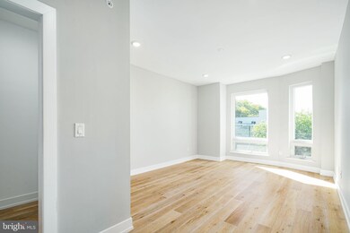 2709 W Jefferson St unit 2, Philadelphia, PA 19121 - photo 7