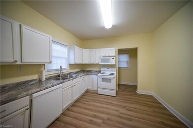 428 S Tradd St, Statesville, NC 28677 - photo 6