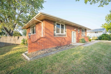 109 Maple St, de Soto, IA 50069 - photo 3