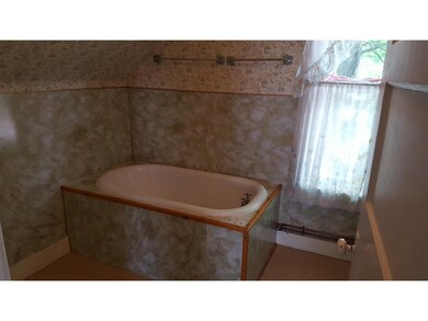 14 Pleasant St, Lincoln, NH 03251 - photo 6