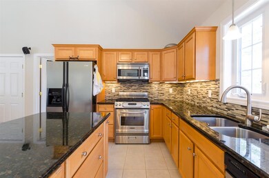 85 Jenna Way, Manchester, NH 03104 - photo 2