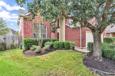 Check out the impressive amenities that Lakes of Northpointe offers from the lakes to playgrounds to the Community center with swimming pool and tennis courts.