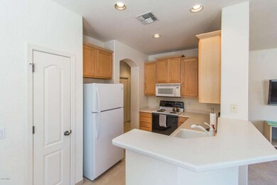 06) KITCHEN