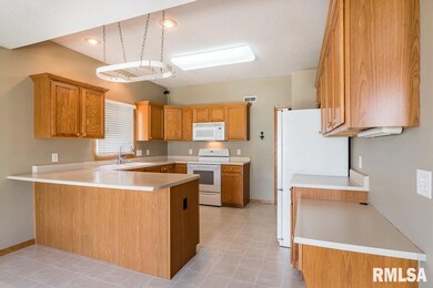 1636 W 65th St, Davenport, IA 52806 - photo 2