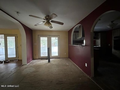 20282 Daugherty dining area