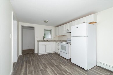 80 W Dorsey Ln unit C, Hyde Park, NY 12538 - photo 3