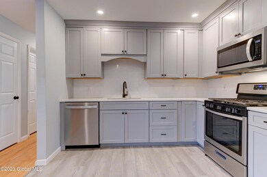 23 Market St, Schenectady, NY 12302 - photo 6