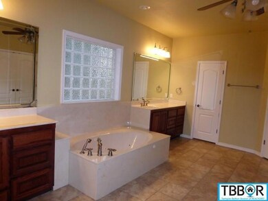 2127 Allena Ln, Temple, TX 76502 - photo 6