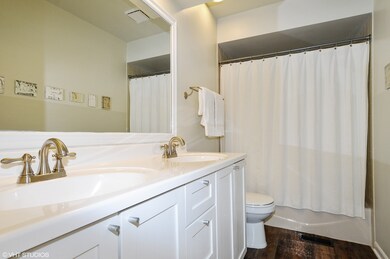 1520 Canyon Run Rd, Naperville, IL 60565 - photo 2