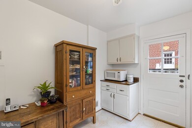 55 E Taylor Run Pkwy, Alexandria, VA 22314 - photo 3