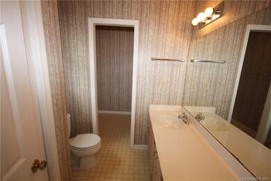 26 Forest Lake Dr, Asheville, NC 28803 - photo 4