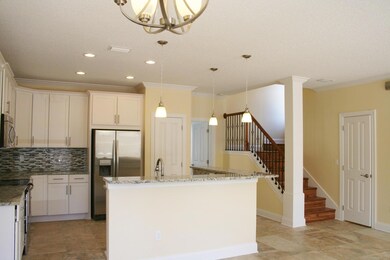 Kitchen with Breakfast bar