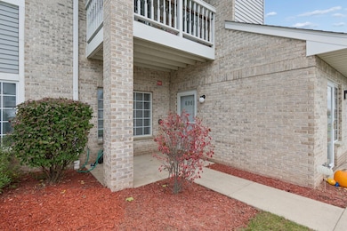 6961 S Rolling Meadows Ct unit 101, Oak Creek, WI 53154 - photo 5