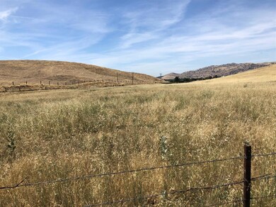 28956 Indian Reservation Rd unit 3, Porterville, CA 93257 - photo 2