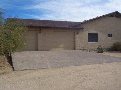 attached 3 car garage