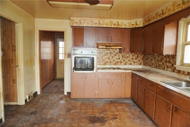 920 Collinsburg Rd, West Newton, PA 15089 - photo 5