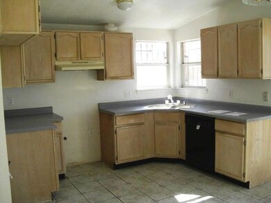 1070 Green Lilac Cir, El Paso, TX 79915 - photo 6