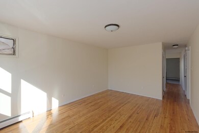 23 Mcalpin St unit 2nd Floor, Albany, NY 12209 - photo 6