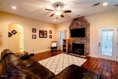 Family room 1.2