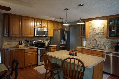 3270 Flintwood Dr, Columbus, IN 47203 - photo 7