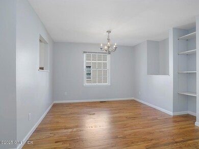 18 Hollow Wood Ln unit D, Greenwich, CT 06831 - photo 6