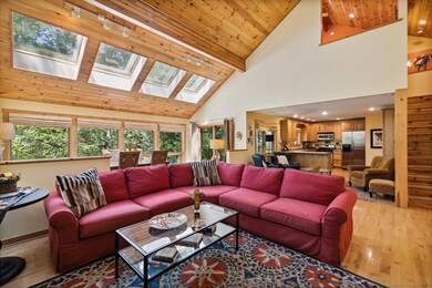 02_4154ChoctawTrail_10001_LivingRoom_Low