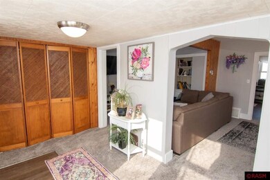 412 N Garden St, New Ulm, MN 56073 - photo 3