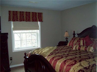 1040 Eve Dr unit K, Pittsburgh, PA 15216 - photo 7