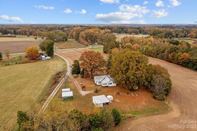 127 Crooked Ln, Statesville, NC 28625 - photo 5