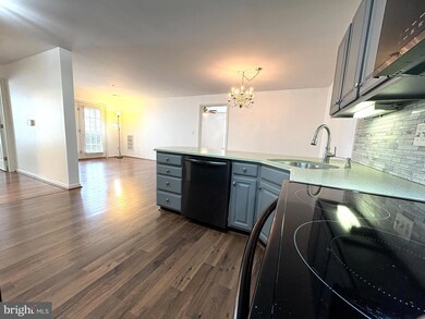 2001 Rudy Serra Dr unit 1C, Sykesville, MD 21784 - photo 2