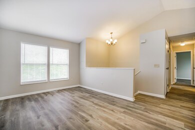 1579 Autumn Village Dr, Columbus, OH 43223 - photo 4