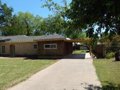 607 W 4th St, Weslaco, TX 78596 - photo 2