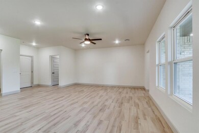 11617 SW 14th St, Yukon, OK 73099 - photo 4