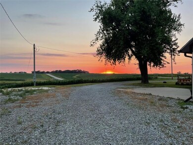 4167 N 19th Ave W, Newton, IA 50208 - photo 3