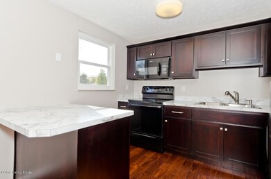 8217 Sealston Dr, Louisville, KY 40228 - photo 6