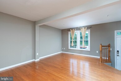 8618 Pine Meadows Dr, Odenton, MD 21113 - photo 3